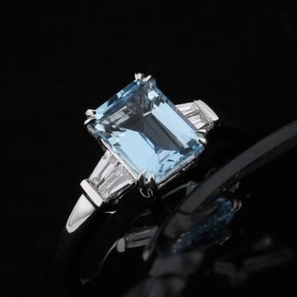 Aquamarine & White Topaz Gemstone Ring - Picture 2 of 8